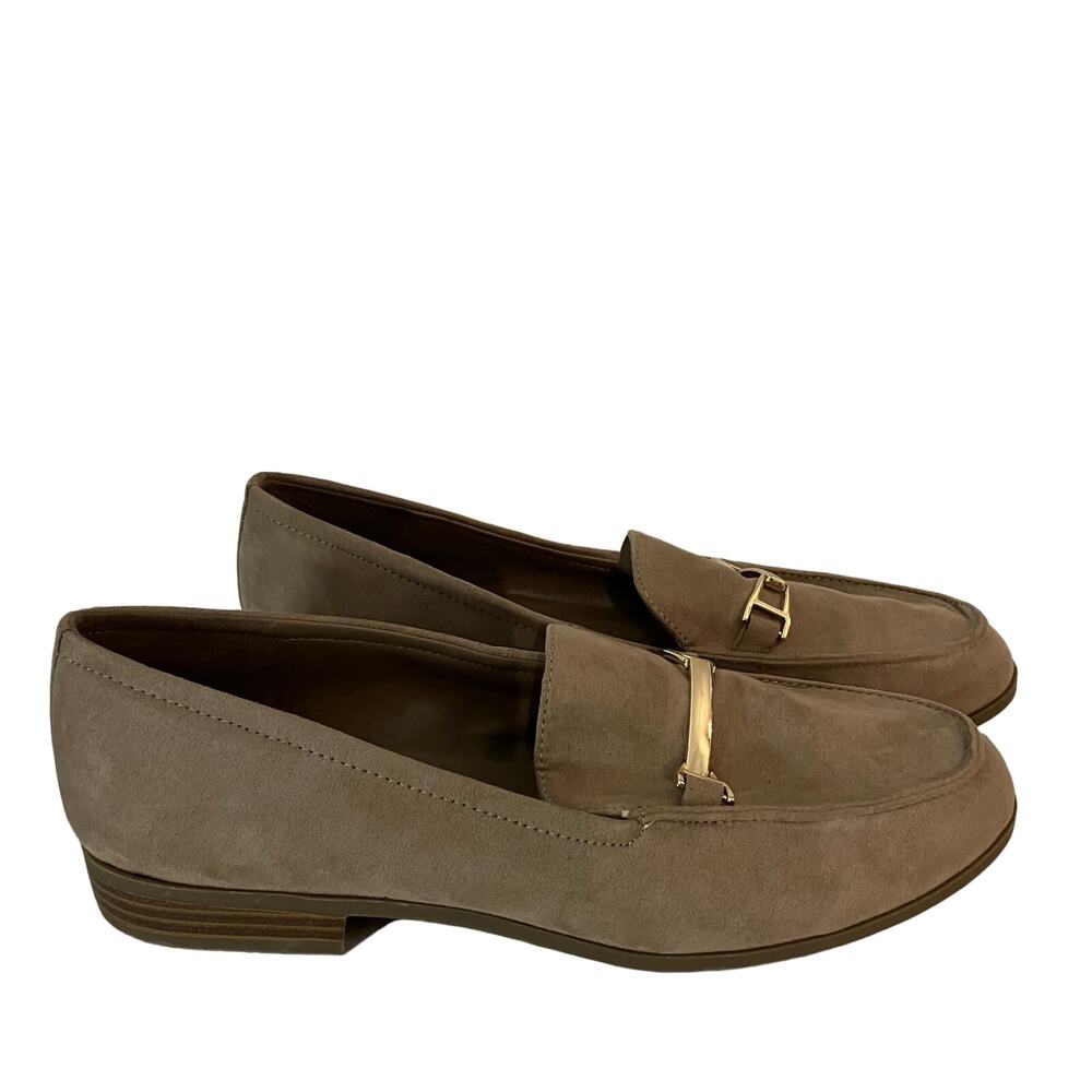 Bandolino Women’s Tan Suede Loafer with Gold Accents Size 8.5 New